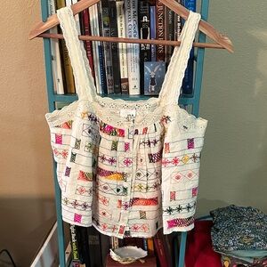 Embroidered Lace Trim Women's sleeveless blouse